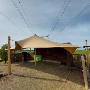 Stretchtent palen.jpg